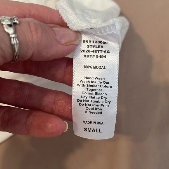 NWOT Project Social T size small “Vacation Por Favor” graphic thin white shirt - Picture 7 of 8